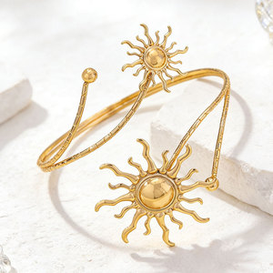 Women's European American Unique Niche Fashion Sunflower <b>Arm</b> <b>Cuff</b> Light Luxury Exaggerated High End Sun Versatile Jewelry - Product Image 4