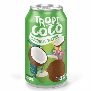 Zumo de frutas y verduras refrescante con agua de coco tropical - Product Image 1