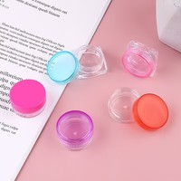 Pots en plastique polyvalents de 3 ml et 5 ml pour l'emballage personnalisé de cosmétiques en marque blanche, échantillons, crèmes et vente au détail