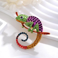 Broche tendance en émail multicolore avec strass en cristal, motif caméléon - Épingle de luxe pour femme, motif animal lézard grimpant sur un arbre, cadeau de mode pour fête