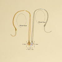 Collier pendentif cœur tendance en alliage de zinc pour couples, cadeau pour les amoureux, nouveau modèle 2025, attirant les cœurs