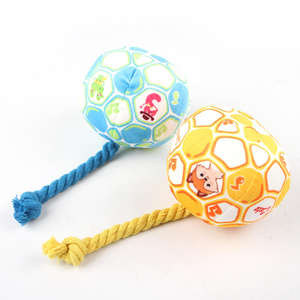 Jouet pour chien au design de dessin animé pour l'intérieur et l'extérieur, écologique, durable, pour le nettoyage des dents, jouet en peluche en forme de ballon de football avec son - Product Image 1