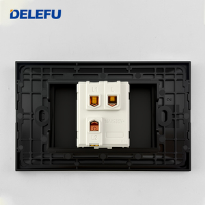 Delefu Bảng điều khiển ổ cắm tiêu chuẩn EU Ý với USB-C mô-đun chuyển đổi tự sạc nhanh (màu đen) - Product Image 6