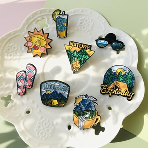 Vente en gros de mini épingles émaillées pour <span class=keywords><strong>l</strong></span>'extérieur épingles de camping amusantes broche rivière de montagne épinglettes vintage pour accessoire de décoration de vêtements - Product Image 2