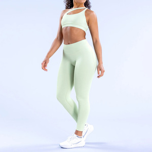 <span class=keywords><strong>Ensemble</strong></span> 3 pièces côtelé sans couture YIYI pour <span class=keywords><strong>femme</strong></span> : brassière de <span class=keywords><strong>sport</strong></span> asymétrique, legging taille haute froncé et <span class=keywords><strong>short</strong></span> – Tenue active - Product Image 6