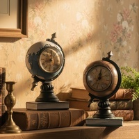 Horloge globe vintage en résine, figurine d'horloge de bureau globe rétro pour la décoration d'étagères de maison ou de bureau