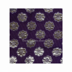 Écharpe d'église carrée ethnique de printemps en brocart doux pour femmes 100% soie taille personnalisée - Product Image 1