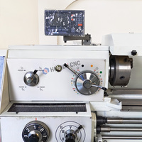 Tour à métaux horizontal manuel CA6140, usage moyen, coupe de précision, mandrin 3/4, 4 porte-outils, diamètre max. 630 mm, longueur totale 1000 mm