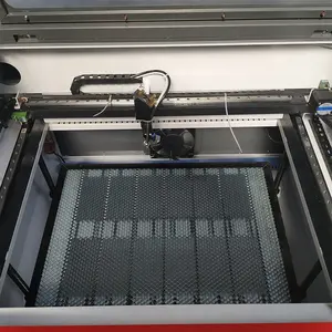 900 * 600mmCO2 Laser Cutting Machine For Cutting The Fabric Organic Glass And Other Non-metallic Materials