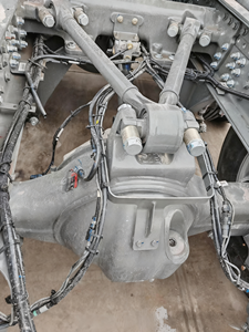 Camion tracteur automatique SINOTRUK HOWO MAX 6x4 avec moteur WEICHAI pour le transport de matériaux de construction et miniers <span class=keywords><strong>en</strong></span> Afrique et <span class=keywords><strong>en</strong></span> Amérique <span class=keywords><strong>latine</strong></span> - Product Image 5
