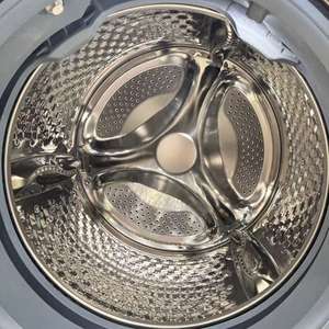 <span class=keywords><strong>Lave</strong></span>-<span class=keywords><strong>linge</strong></span> frontal OEM 12 kg avec tambour intégré. Il est disponible en couleur argent et possède deux modes : lavage et séchage. - Product Image 2