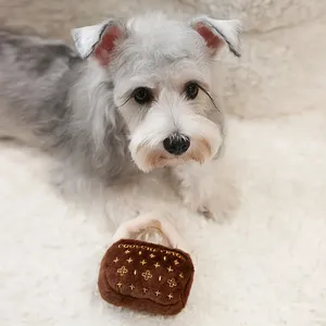 Logo personalizzato di lusso cane morbido peluche modello di ricamo popolare Pet squittio giocattoli per cane gatto - Product Image 6