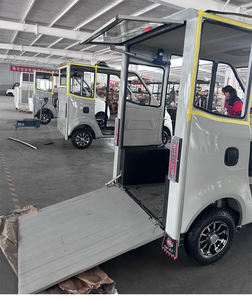 Voiture motorisée accessible <span class=keywords><strong>en</strong></span> fauteuil roulant pouvant être conduite par une personne handicapée adulte qui utilise un fauteuil roulant. - Product Image 6