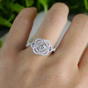 Anello di Diamanti F1031 in Oro Bianco, Taglio Brillante Naturale Rotondo, Colore G, Gioiello di Fidanzamento per Donne - Product Image 4