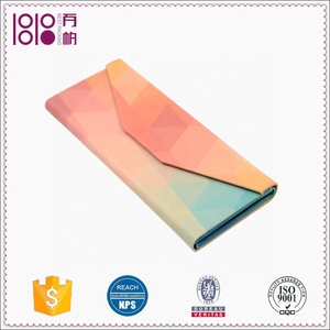 Bestpackaging Nouveau <span class=keywords><strong>Design</strong></span> Étui à Lunettes Pliant en Cuir Pu Lunettes de Soleil Étui Pliant Logo Personnalisé Étui à Lunettes Triangle - Product Image 3