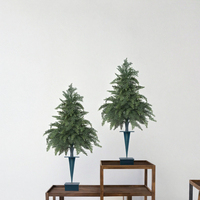 Yangrass Lot de 2 arbres topiaires artificiels en cyprès de 1,5 à 1,8 m, à piquer au sol, résistants aux UV, aspect réaliste, en plastique, pour l'extérieur, la maison et le porche avant