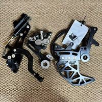 Support de frein à double étrier CNC Sur-Ron Ultra Bee en aluminium billette, repose-pieds et accessoires de frein arrière pour amélioration des performances