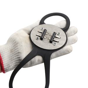 Sports de plein air moto semelle flamme dispositif avec <span class=keywords><strong>silex</strong></span> pierre étincelle chaussures couvre planche à roulettes cyclisme pied frein produits - Product Image 2