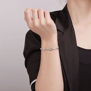 Bracelet en alliage de cuivre et zircon pour femmes, à porter au quotidien, avec serti en forme de goutte d'eau, bijoux à la mode - Product Image 2