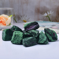 Vente en gros de pierres précieuses naturelles brutes, cristal de quartz Feng Shui, pierre brute non traitée de rubis zoïsite pour la décoration