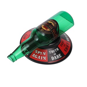 Jeu à boire pour adultes avec flèche rotative, tour de table de farces pratique en ABS, jeu de rotation de bouteille de bière pour adultes - Product Image 1