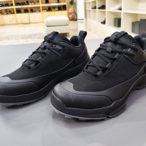 15 Skin King Men's Golf Shoes All <b>Black</b> Mesh Automatic Buckle Waterproof Toe <b>Low</b> <b>Heel</b> Rubber Outsole Sports Casual - Product Image 2