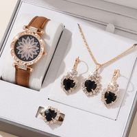 Coffret Cadeau Montre et Bijoux pour Femme Best-Seller – Montre Élégante à Cadran Floral et Ensemble d'Accessoires en Cristal en Forme de Cœur