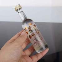 Botol Kaca Mini 50ml Produsen Botol Minuman Keras Mini Tersedia Botol Minuman Keras Kecil Dengan Tutup Logo Kustom