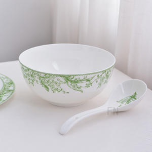 Venta al por mayor nórdico minimalista 32 piezas de porcelana cena y cargador conjunto Lily of the Valley patrón - Product Image 3