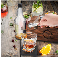 Juego de decantador clásico personalizado con vaso cuadrado de whisky caja de madera grabada piedras de whisky-accesorios para bebidas regalo