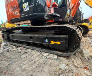 Excavatrice sur chenilles Hitachi ZX135 d'occasion de haute qualité, pelleuse japonaise de 14 tonnes, peinture d'origine complète, à vendre - Product Image 5