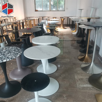 Support de table tulipe en laiton brossé pour table basse structure fixe
