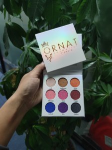 อายแชโดว์แบบมืออาชีพ<span class=keywords><strong>32</strong></span>สีอายแชโดว์เม็ดสีสูง
