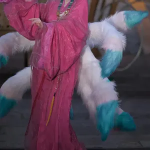 Vestito da volpe arcobaleno di Halloween con animali artificiali fatti a mano a nove code per la tuta Lolita