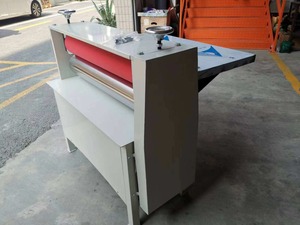 Machine de collage de feuilles basée sur la technologie intelligente, très demandée, pour les besoins de l'industrie de l'emballage moderne, disponible à la vente - Product Image 1