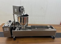 Machine de fabrication de beignets de friteuse de gâteau commerciale entièrement automatique de 110V 220V avec des beignets ronds