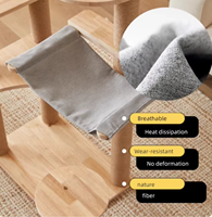 Arbre à chat minimaliste et écologique en bois massif avec griffoir, design durable et hauteur réglable pour une utilisation intérieure