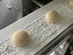 Machine à glace mochi multifonctionnelle automatique haute productivité, facile à nettoyer, pour usine alimentaire, cuisine centrale, snack-<span class=keywords><strong>bar</strong></span> - Product Image 5