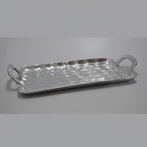 Plateaux et assiettes en aluminium martelé IHA 47x25x6cm Modèle IHAAL8101 Collection - Product Image 1