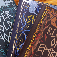 Impression de livres d'édition spéciale personnalisée de romans fantastiques avec bords estampillés, vernis sélectif UV, gaufrage à chaud et reliure cousue parfaite