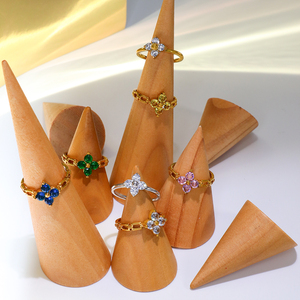 Joyería de moda Anillo de sello de flor de circón colorido Anillos de acero inoxidable chapados en oro de 18K Joyas De Acero Inoxidable Al Por Mayor - Product Image 1