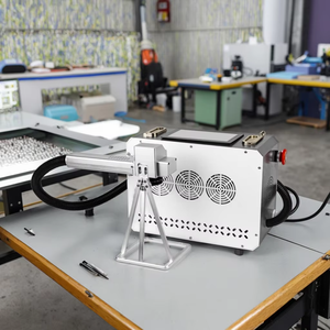 เครื่องทำความสะอาดแบบพกพา 100W พัลส์ แบ็คแพ็ค ขายส่งจากโรงงาน 3-in-1 สำหรับวัสดุอะคริลิก พีวีซี หนัง กระดาษ ยาง แก้ว ยูพีวีซี - Product Image 1