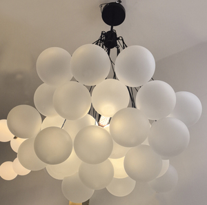 <span class=keywords><strong>Lampadario</strong></span> Moderno Personalizzato <span class=keywords><strong>con</strong></span> 37 <span class=keywords><strong>Sfere</strong></span> di Vetro, Grande Dimensione, in Ferro Dorato o Nero (D715-37) - Product Image 2
