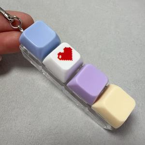 1 ud. Llavero para niñas, juguete de descompresión, juguete de teclado de dedo, llavero para mujeres, regalo de fiesta, probador de interruptores de teclado mecánico - Product Image 1