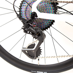 Bicicleta de Carretera TWITTER RS-13S de 13 Velocidades con Frenos de Disco Hidráulicos, Cuadro de Aleación de Aluminio 700C, Horquilla de Carbono, 9.6 kg de Peso Ligero, 45/48/51/54 cm - Product Image 3