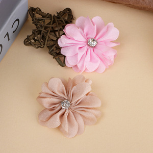 Flores de tela de gasa de 5 cm cosidas a mano con diamantes de imitación para el cabello, zapatos, bolsos, ropa y accesorios. - Product Image 3