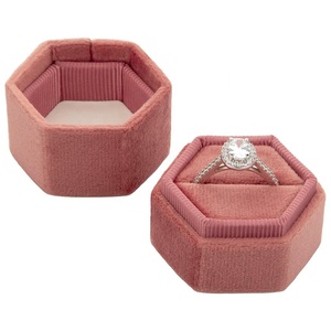 <span class=keywords><strong>Boîte</strong></span> d'anneaux de mariage <span class=keywords><strong>personnalisée</strong></span>, <span class=keywords><strong>boîte</strong></span> <span class=keywords><strong>à</strong></span> bijoux en velours <span class=keywords><strong>à</strong></span> hexagone, expédition gratuite - Product Image 4