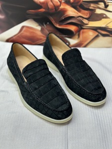 Mocasines de Piel de Cocodrilo 100% Auténtica en Color Negro |   Zapatillas sin cordones con acabado mate |   Zapatos Casuales para Hombre con Suela de Goma Resistente - Product Image 6
