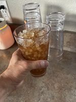 Gobelets à bière réutilisables en plastique transparent de 20 oz avec impression de logo personnalisé pour bar