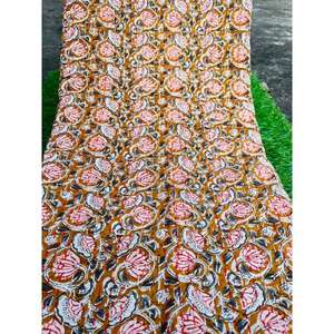 Elegante colcha Kantha de algodón con expresivos estampados hechos a mano y tela natural suave, diseñada para una decoración del hogar que se centra en la comodidad. - Product Image 4